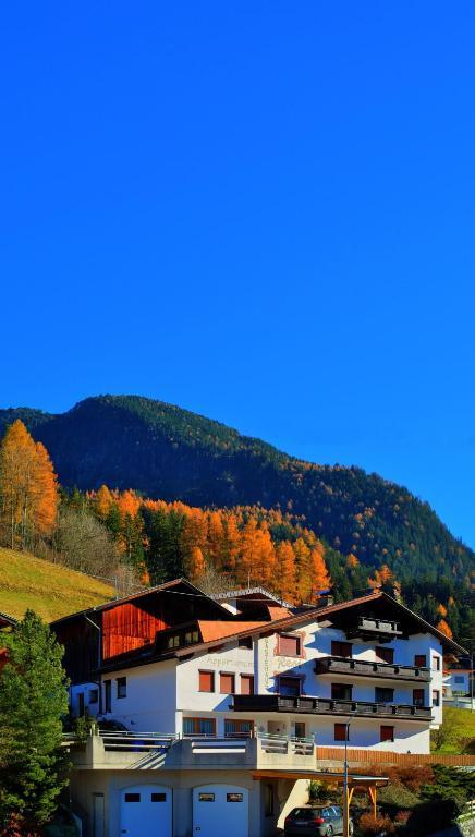 Gaestehaus Resi Jerzens Exteriör bild